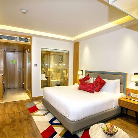Hotel Ramada By Wyndham Katra Station Road Zewnętrze zdjęcie